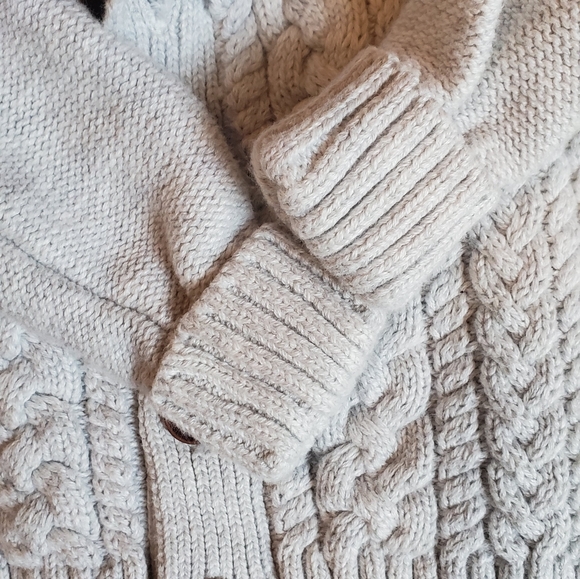 Gap Knit Sweater - Picture 2 of 4